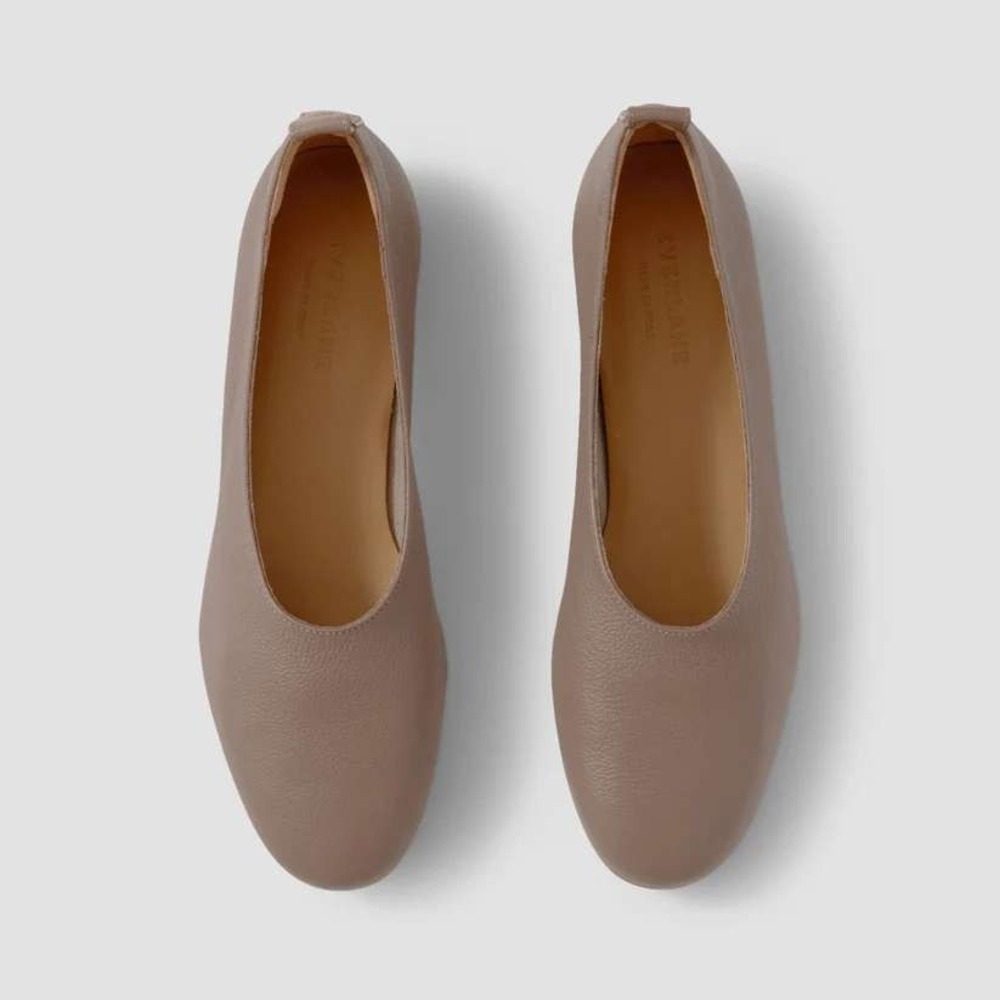 Everlane $135 Women's The Day Glove Flats in Taupe Italian Leather‎ Sz 6